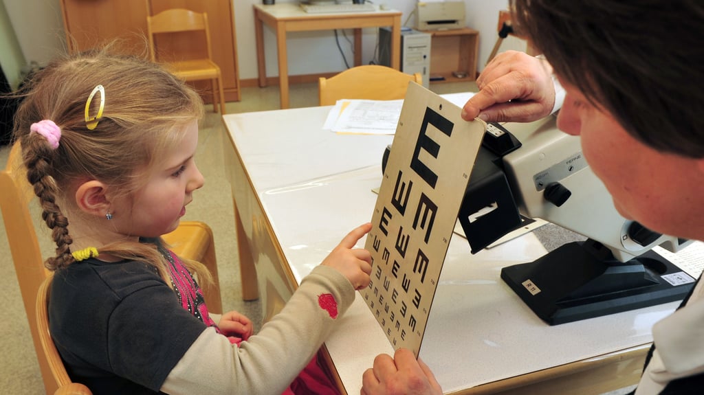 Ärztemangel: Etwa 1000 Einschüler im Kreis Stendal müssen zur Untersuchung ins Gesundheitsamt fahren.