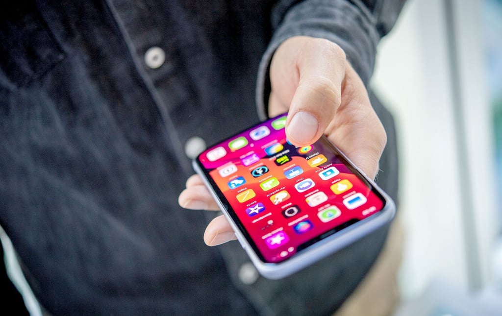 iPhones, iPads und Mac-Rechner bekommen ab sofort auch Aktualisierungen zwischen den größeren Updates: schnelle Sicherheitsmaßnahmen nennt Apple das.
