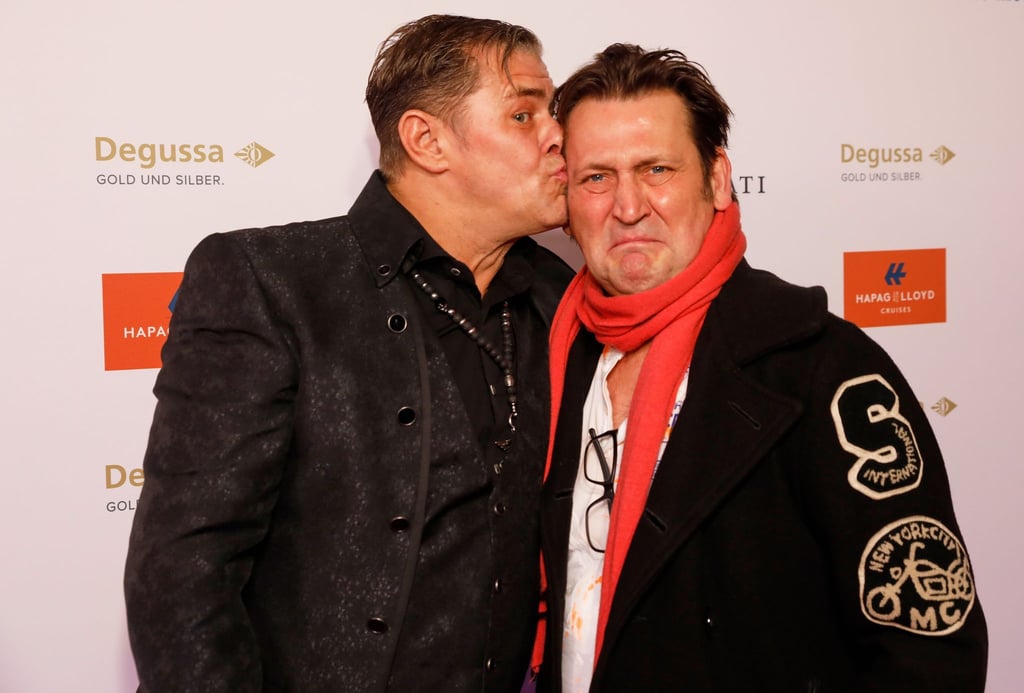 Die Schauspieler Sven Martinek (l) und Ingo Naujoks ermittteln als Duo in der ARD-Vorabendserie „Morden im Norden“.