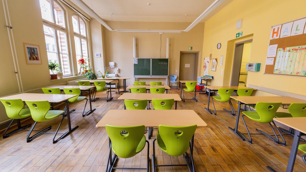 Zwei Fraktionen schlagen vor, Schüler mit schlechtem Deutsch gleichmäßig auf Schulen in Halle zu verteilen.