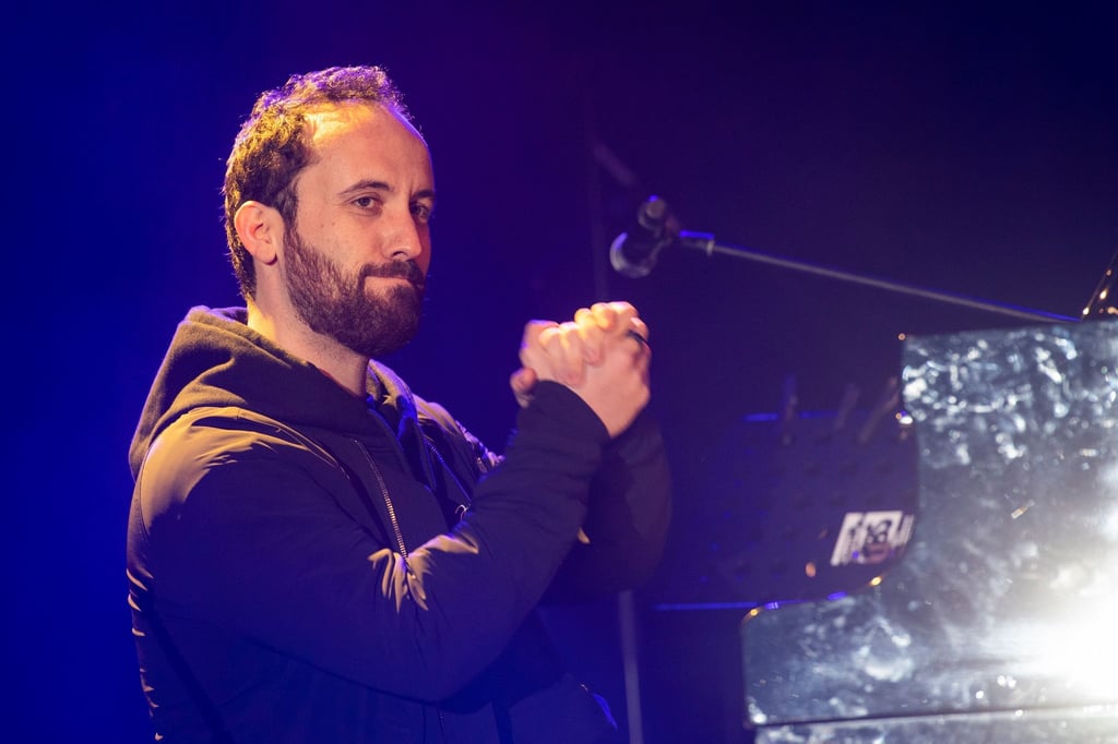 Igor Levit, Pianist, wird in einer kugelförmigen Halle das Klavierstück „Palais de Mari“ spielen.