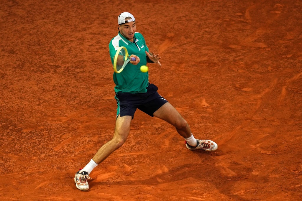 Setzte sich mit 7:6 (7:5), 5:7, 6:3 gegen den Griechen Stefanos Tsitsipas durch: Jan-Lennard Struff.