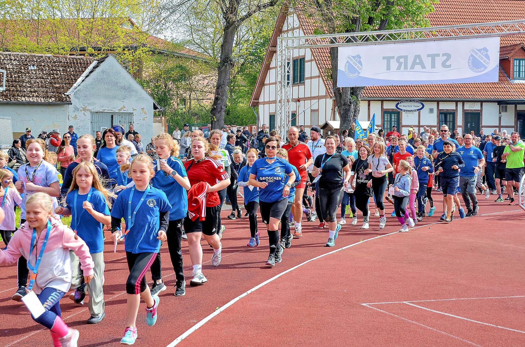 Spendenlauf: Darum Wurde Der Benefizlauf Von Blau-Weiß-Empor Wanzleben ...