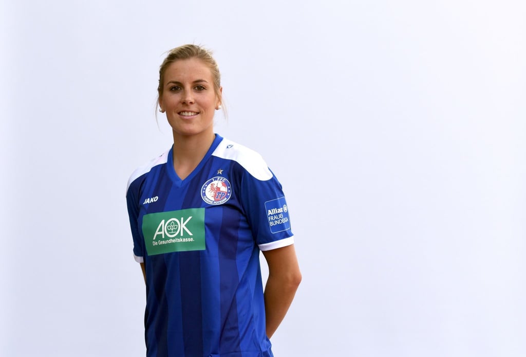 Potsdams Jennifer Cramer wird bei einem Amateurspiel als Schiedsrichterin auftreten.