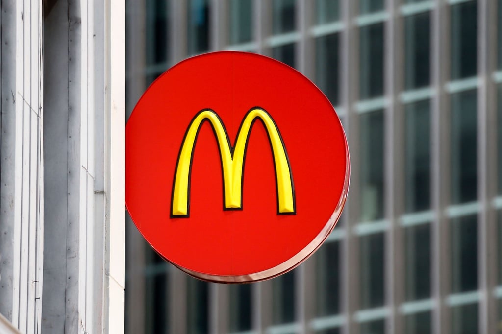 Ein McDonald's-Franchise-Filliale in einem Restaurant in der Innenstadt von Pittsburgh.