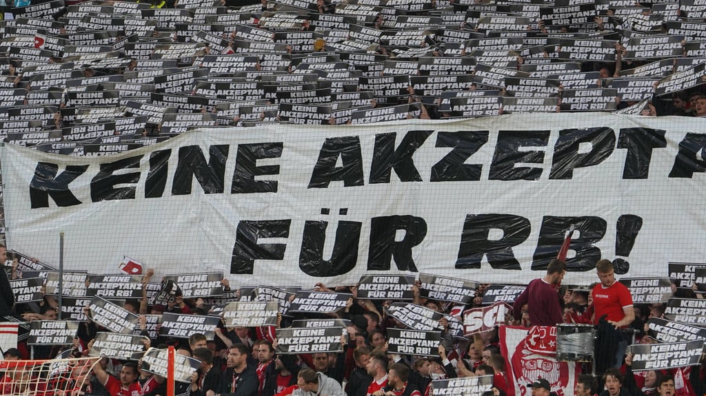 Arbeiten sich an RB Leipzig ab: Fans des SC Freiburg