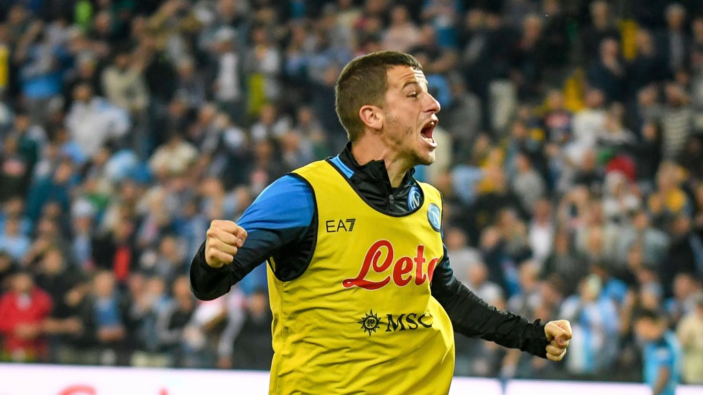 Demme durfte nicht spielen, aber feiert den Ausgleich für Neapel.