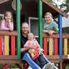 Sebastian und Anne Braumann aus Haldensleben mit ihren Töchtern Bele (4) und Ada (2): Eine typische Familie aus Sachsen-Anhalt mit all ihren Freuden, Problemen und Fragen.