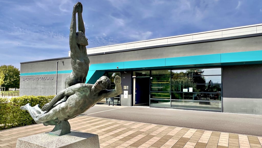 Besonders der Betrieb des Sportbads in der Ludwigshafener Straße kostet viel Geld. Deshalb sollten jetzt die Eintrittspreise erhöht werden.