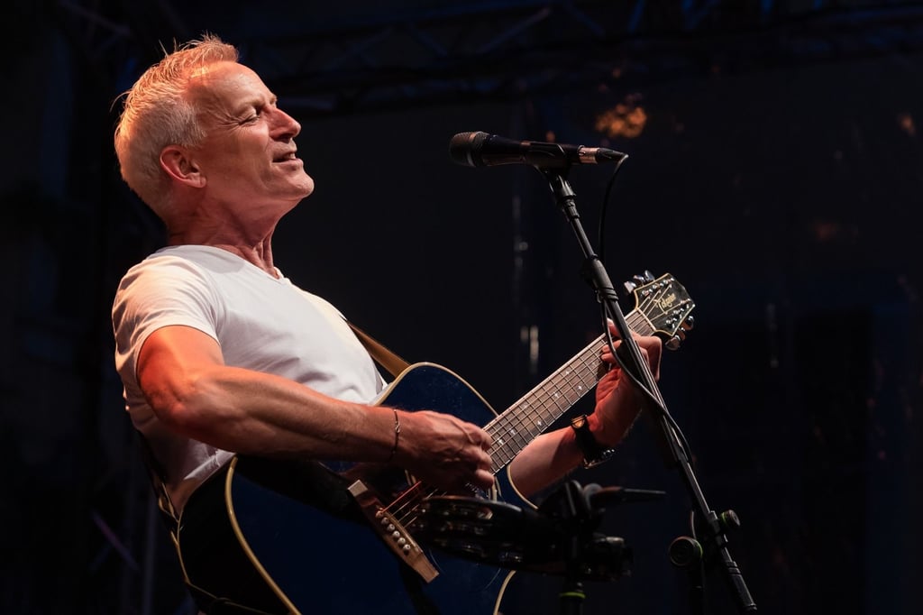 Dirk Michaelis spiel im Magdeburger Hundertwasserhaus.