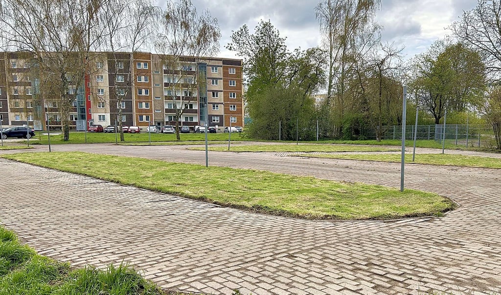 So sieht der einst verwilderte Verkehrsgarten an der Olvenstedter Chaussee nach der Putz- und Aufräum-Aktion der Stadt und Anwohner aus.