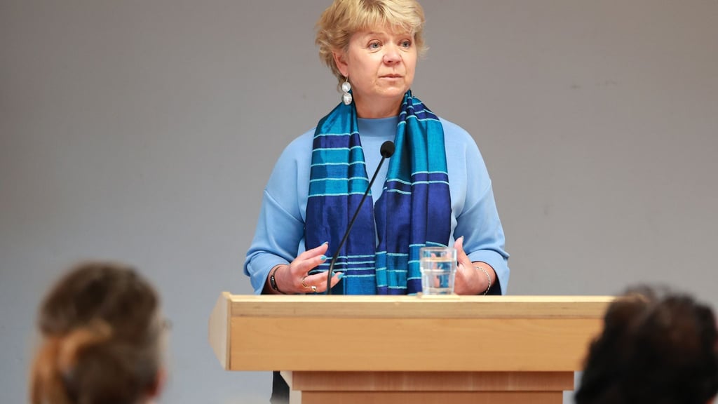 Cornelia Lüddemann, Vorsitzende der Landtagsfraktion B`90/Die Grünen, spricht.