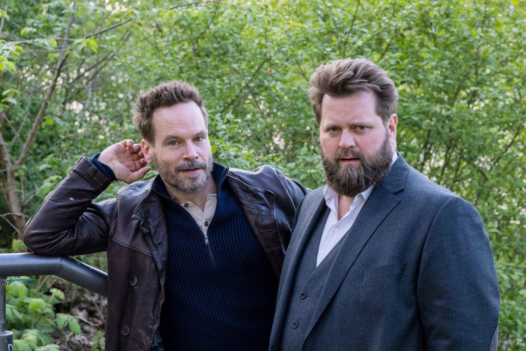 Die Schauspieler Wanja Mues (l) und Antoine Monot, Jr. spielen die Hauptrollen bei „Ein Fall für zwei“.