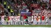Feierte mit seinen Fans den wichtigen Liga-Sieg im Breisgau: der Kader von RB Leipzig