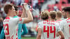 Nimm das! Marcel Halstenberg erfrischt in Freiburg 1:0-Siegtrefferschütze Kevin Kampl