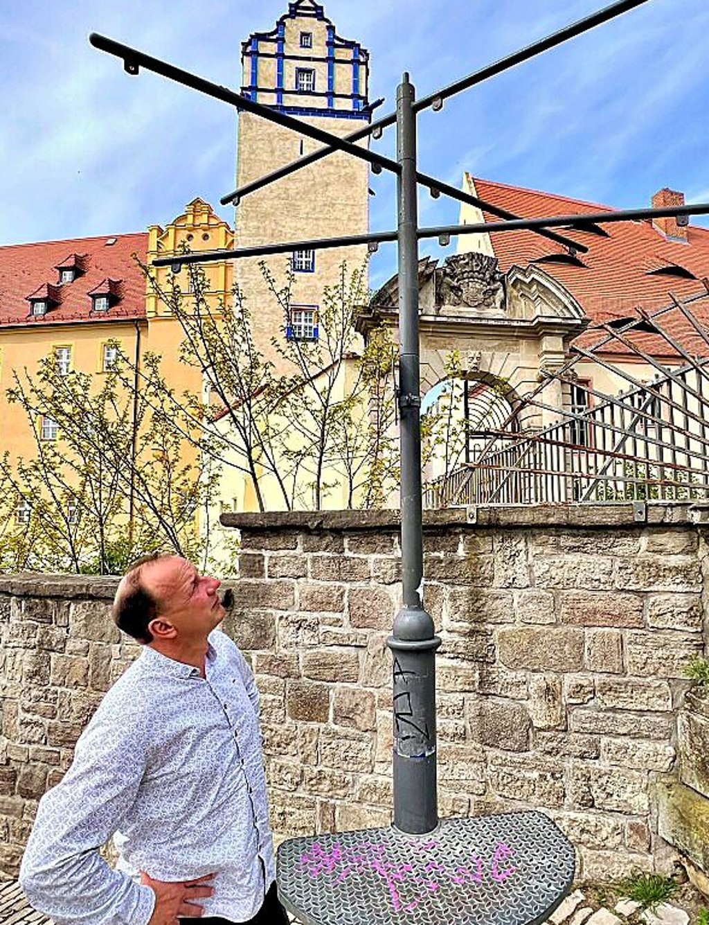 Sämtliche Schilder wurden am Schloss gestohlen.