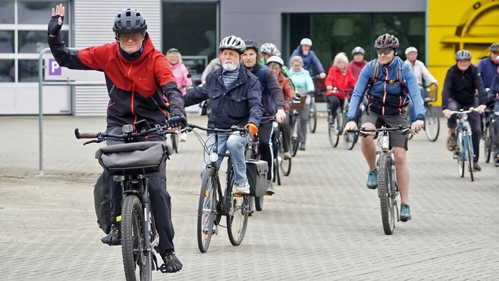 Etwa 400 Radfahrer nutzten am Wochenende den 7. Salzlandradeltag, um aus allen Regionen des Salzlandkreises Aschersleben als Ziel anzusteuern.