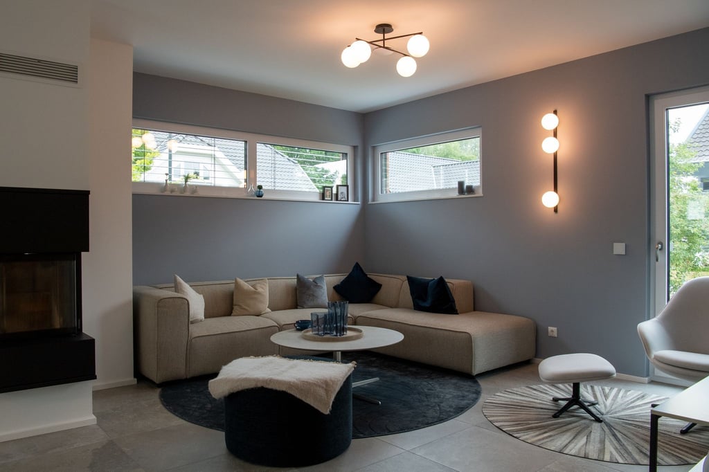 Die richtige Größe eines Sofas für das Wohnzimmer hat nicht nur etwas mit seinen Maßen zu tun. Sondern auch mit seiner Wirkung im Raum.