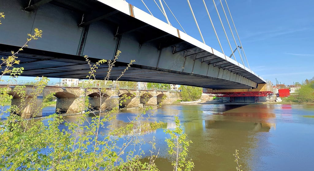 Blick auf die Kaiser-Otto-Brücke (vorn) und die Anna-Ebert-Brücke: Braucht Magdeburg noch eine weitere Elbbrücke?