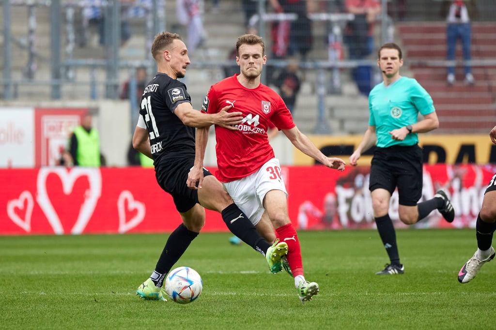Tom Zimmerschied verletzte sich beim Heimsieg gegen Ingolstadt.