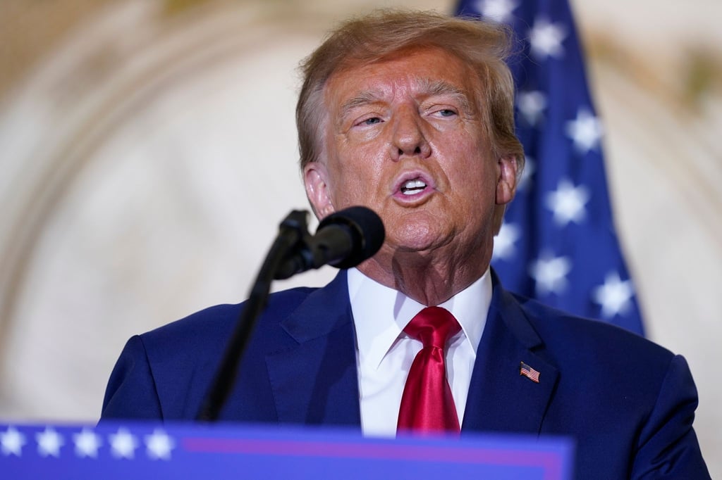 Donald Trump, Ex-Präsident der USA, muss wegen eines sexuellen Übergriffs eine Entschädigung in Millionenhöhe zahlen.
