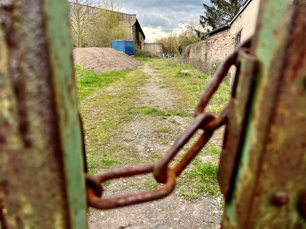 Ein unbebautes Grundstück der Gemeinde Ilberstedt, das nun doch nicht verkauft werden soll, erhitzt die Gemüter.