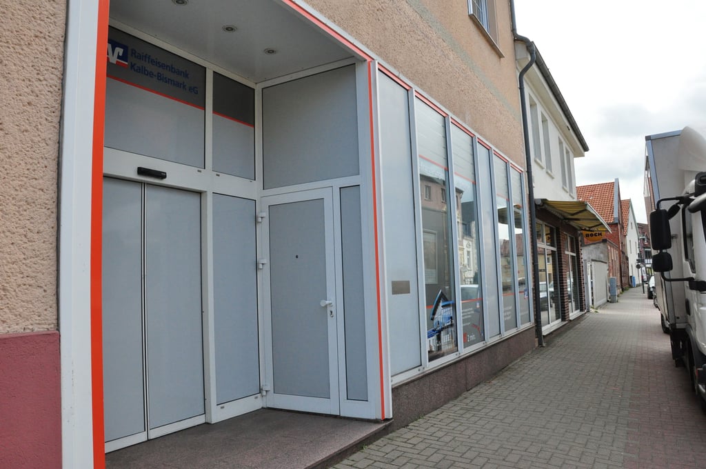 Wo sich früher eine Filiale der Raiffeisenbank Kalbe-Bismark befand, soll demnächst der Sitz des Vereins Betreuung, Vormundschaft und Pflegschaft untergebracht werden.