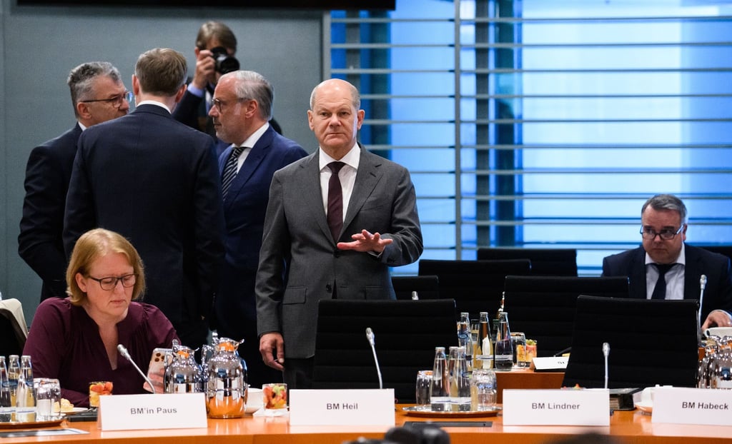 Bundeskanzler Olaf Scholz (SPD) bei Beginn des Bund-Länder-Gipfels im Bundeskanzleramt.