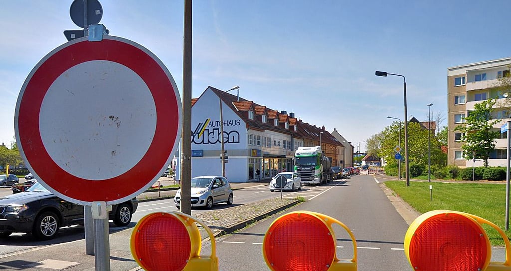 Der Abzweig von der B 100 auf die B 183 ist gesperrt