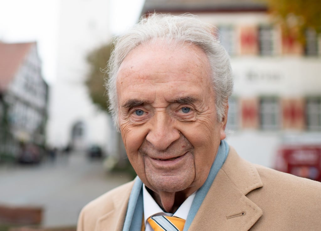 Günter Wewel ist tot. Der Opernsänger und TV-Moderator starb im Alter von 88 Jahren.