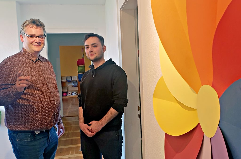 Ken Erik Pohl studiert Kindheitspädagogik. Die Praxis absolviert er in der „Arche“, deren Leiter Titus Linke dankbar für die Unterstützung ist.