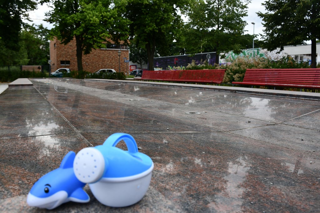 Der Wassertisch am Magdeburger Moritzplatz sucht noch Sponsoren.