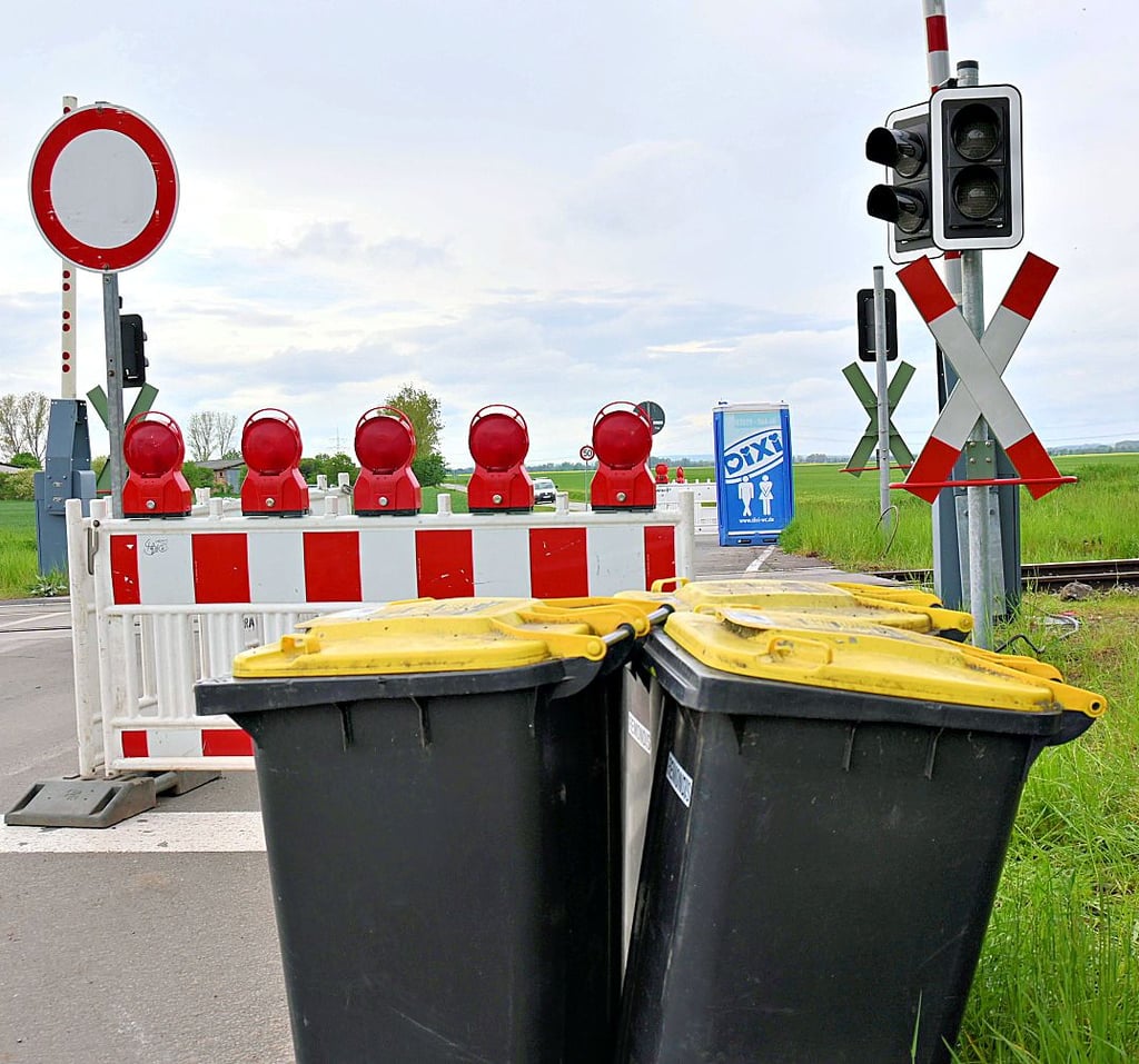 Der Bahnübergang Hordorf wird aus der Bahn-Baumaßnahme ausgeklammert. Es wird aber darauf hingewiesen, dass der Übergang nicht für den Durchgangsverkehr gedacht ist.