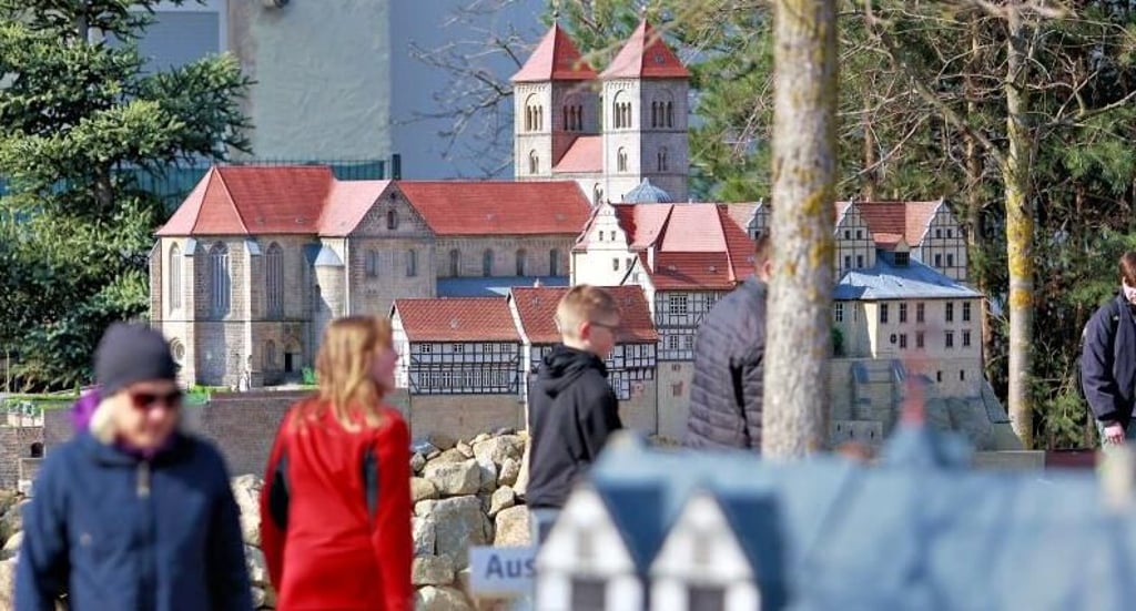 Einmal die Perspektive wechseln: Im Miniaturpark in Wernigerode lernen Besucher den Harz von einer ganz neuen Seite kennen.