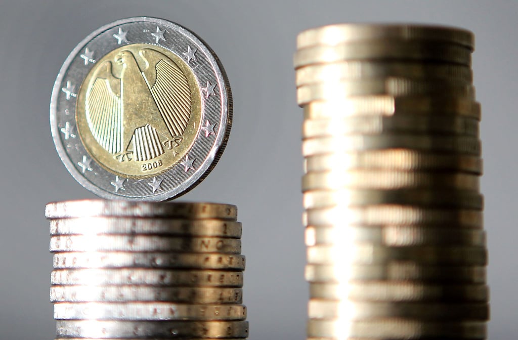 Dem Bund stehen der Prognose zufolge im kommenden Jahr rund 377,3 Milliarden Euro zur Verfügung.