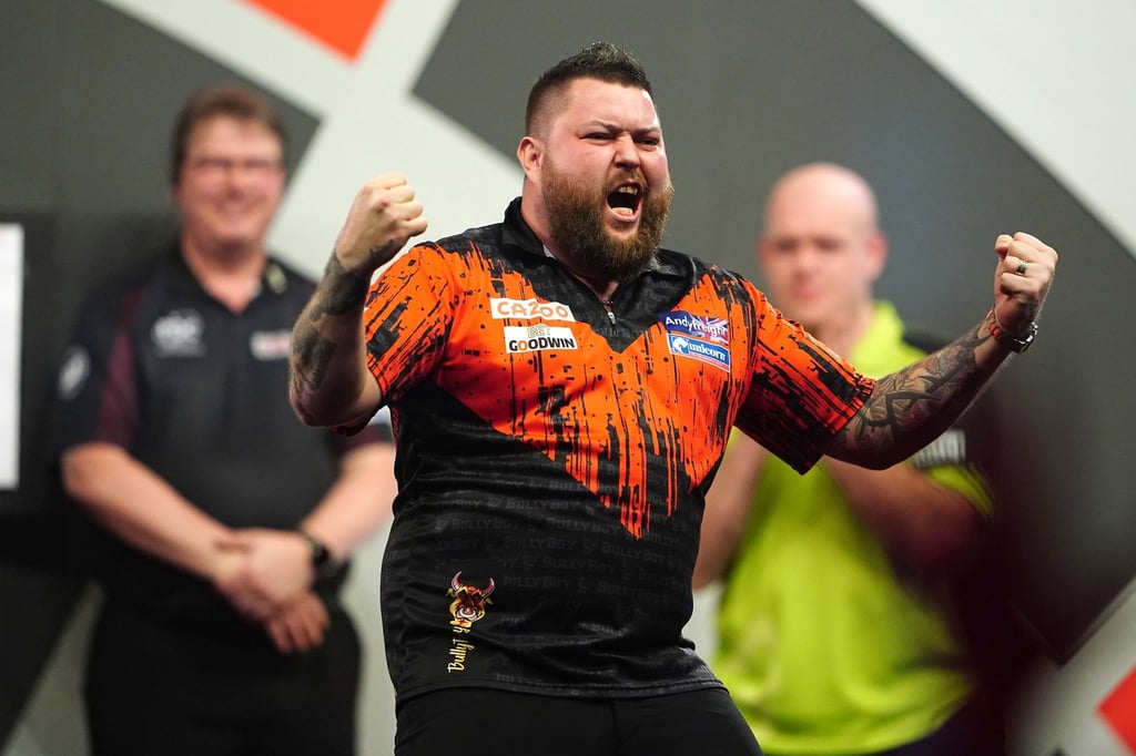 Siegte erneut in der Premier League: Darts-Champion Michael Smith.