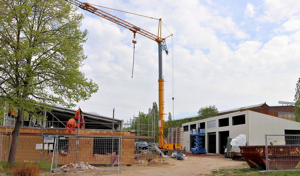 Am neuen Bauhof in der Parchener Straße in Parey wird derzeit das Sozialgebäude errichtet.