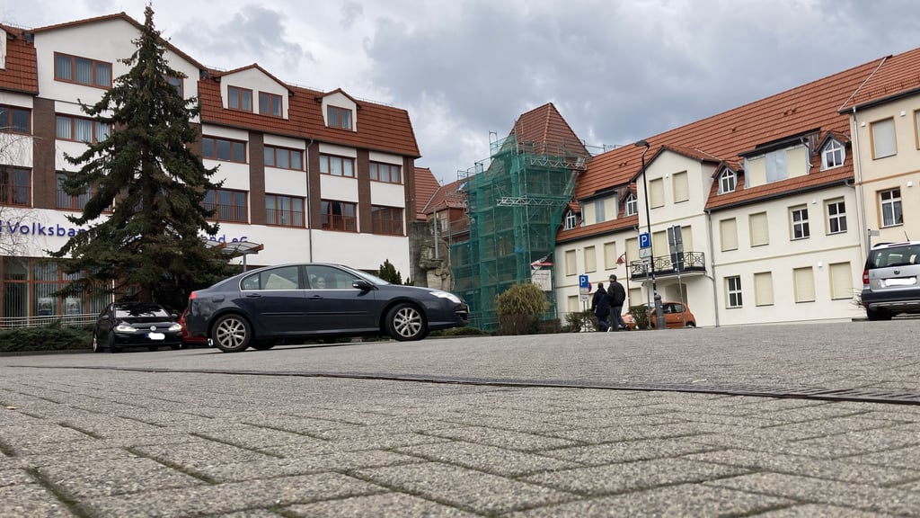 Blick auf den Rolandplatz in Burg.