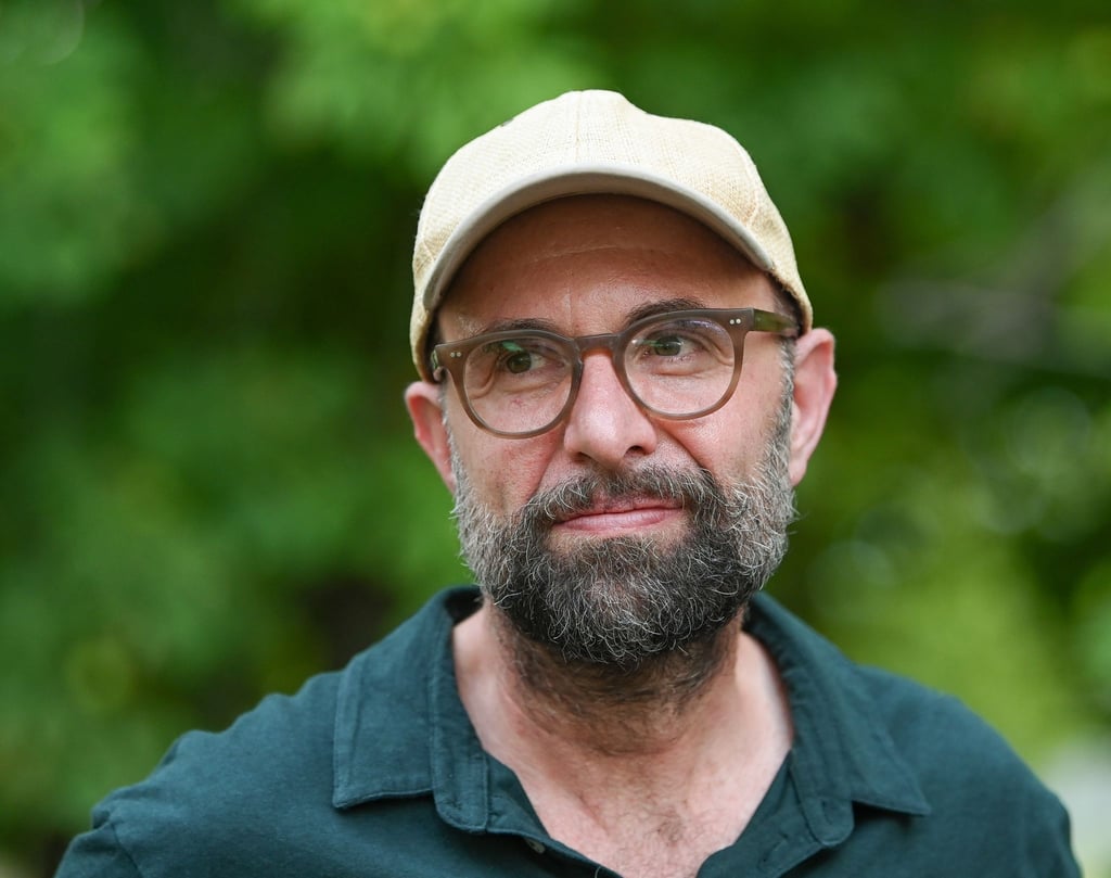 Regisseur Philipp Stölzl fotografiert beim Sommerprogramm der Stiftung Schloss Neuhardenberg.