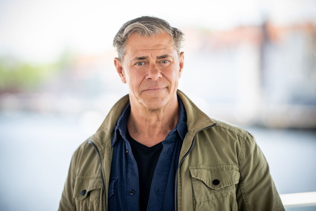 Sven Martinek, Schauspieler, aufgenommen während eines Fototermins am Set von „Morden im Norden“.
