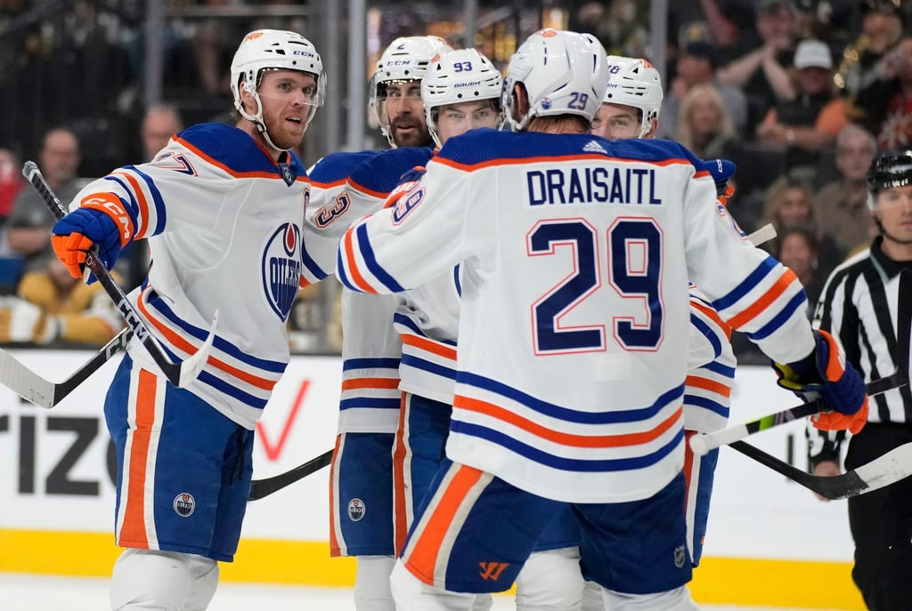 Leon Draisaitl und den Edmonton Oilers droht das Aus in den NHL-Playoffs.