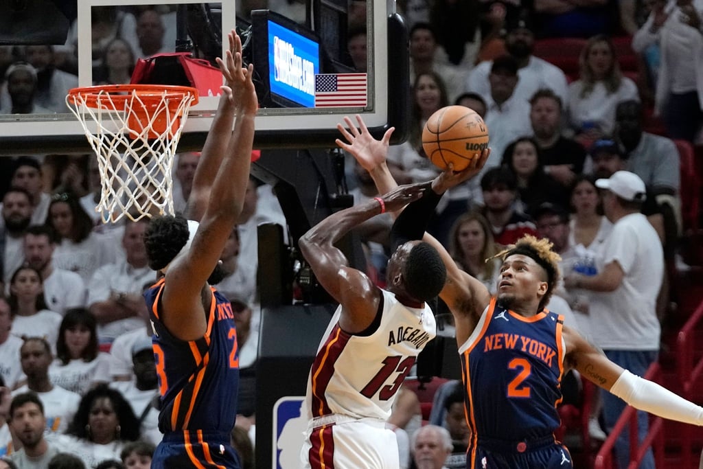 Miami Heat-Center Bam Adebayo (13) versucht einen Wurf.