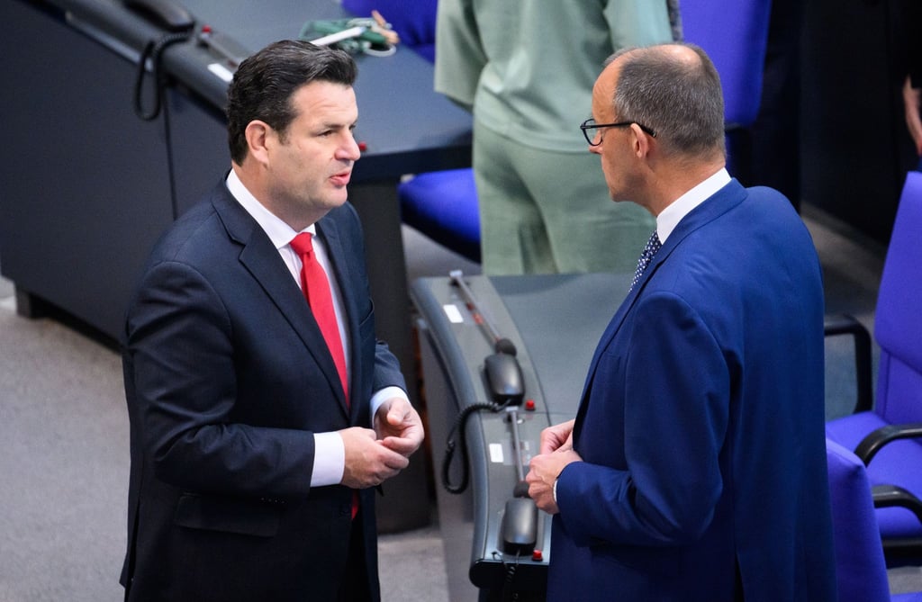 Bundesarbeitsminister Hubertus Heil (SPD) will den vereinfachten Zugang zum Kurzarbeitergeld nicht über Ende Juni hinaus verlängern.
