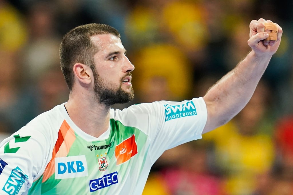 Magdeburgs Lucas Meister jubelt über ein Tor.