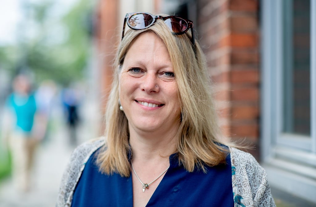 Maike Schaefer, Spitzenkandidatin von Bündnis 90/Die Grünen in Bremen, steht vor ihrem Wahllokal im Stadtteil Vegesack.
