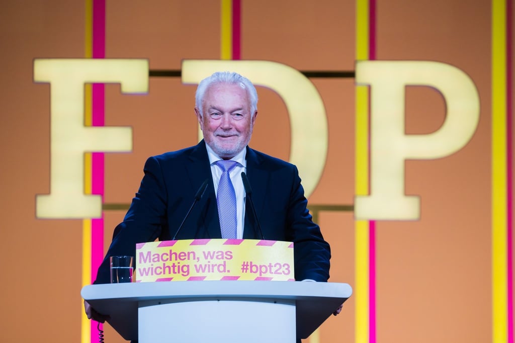 Wolfgang Kubicki, Stellvertretender FDP-Bundesvorsitzender und Vizepräsident des Deutschen Bundestags, spricht beim FDP-Bundesparteitag.