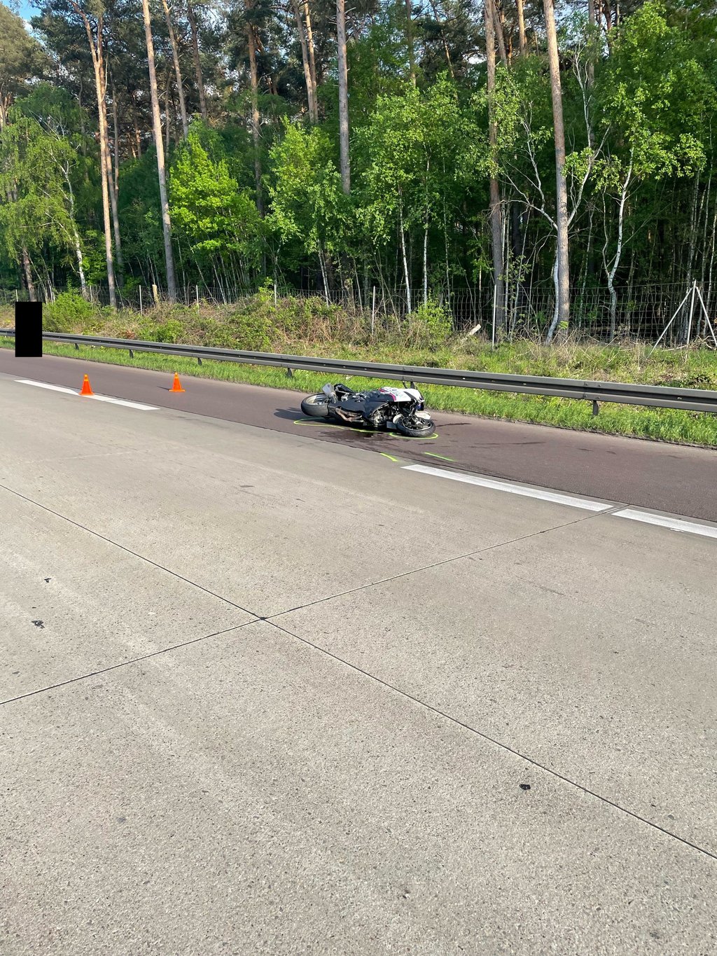 Für den Motorradfahrer, der auf der A2 im Jerichower Land ums Leben gekommen ist, kam jede Hilfe zu spät.