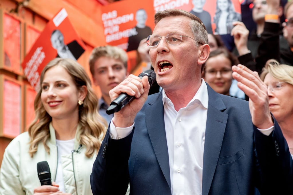 Die Spitzenkandidaten der CDU für die Bürgerschaftswahl, Frank Imhoff und Wiebke Winter (l), äußern sich nach Bekanntgabe der ersten Prognose für die Wahl zur Bremischen Bürgerschaft auf der CDU-Wahlparty.