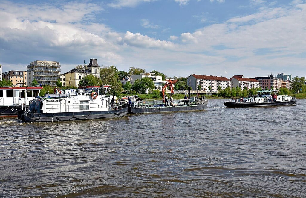 Das Ergebnis dürfte vielen schon vorher bekannt gewesen sein. Dennoch sorgte die Nachstellung des Halbkugelversuches von Otto von Guericke für Staunen bei den Besuchern des Magdeburger Elbefests.