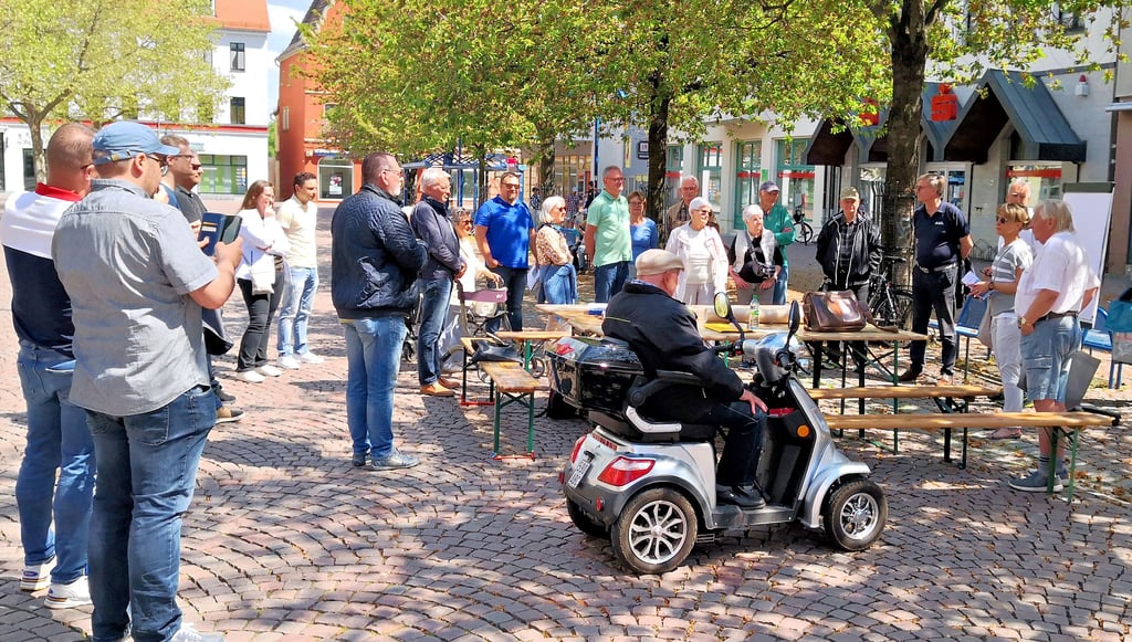 Beim Workshop auf dem Markt wurden Ideen gesammelt, wie die Innenstadt von Bitterfeld lebenswerter werden kann.